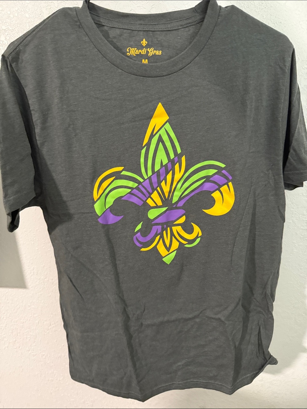 Mardi Gras Short-Sleeve Graphic Tee in Charcoal
